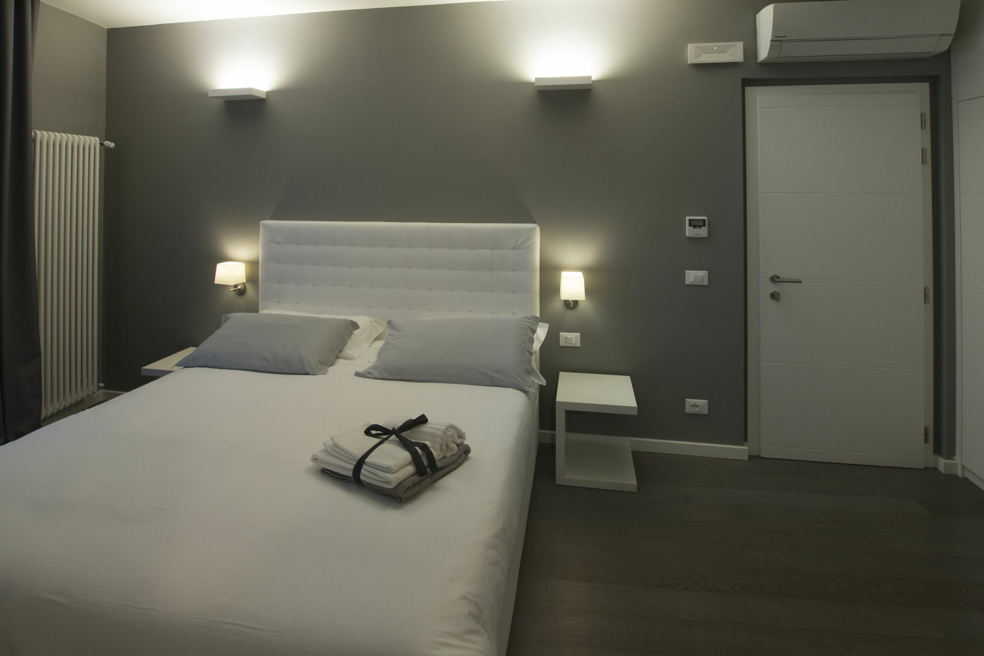 Hotel Midnight In Genova Exterior foto